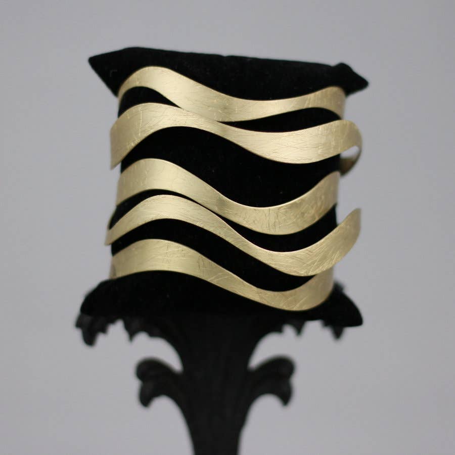 Wing Sang Wave Cuff Bracelet - Gold