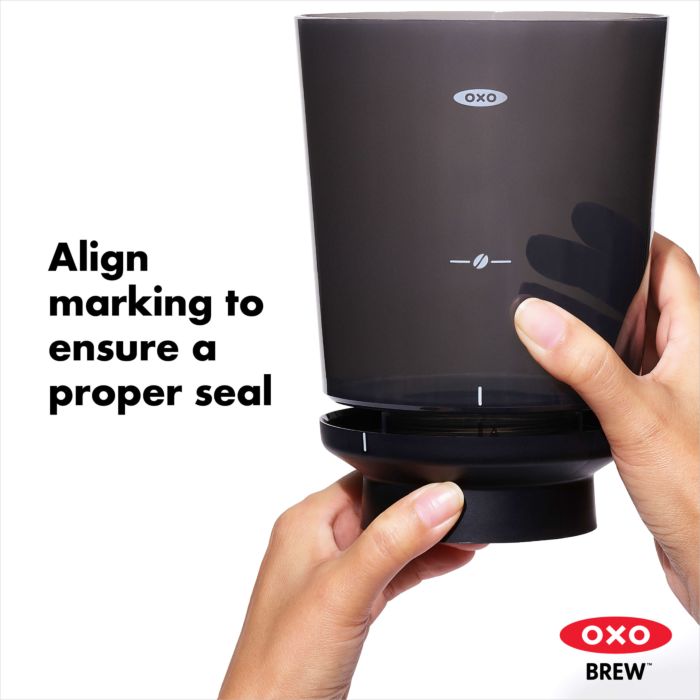 Compact Cold Brew Coffee Maker Align marking to ensure a proper seal