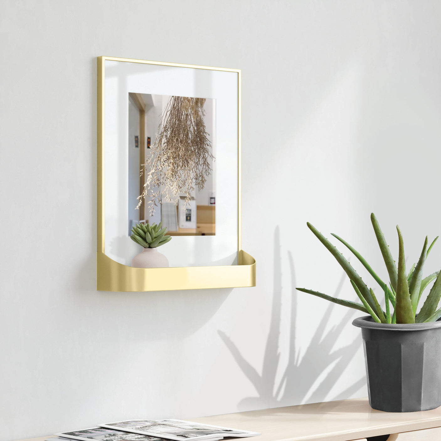 Matte Brass Matinee (8 x 10) Photo Frame Shelf