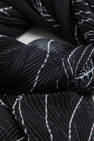 Squares Geo Pleated Scarf - Black & White