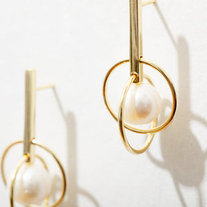 Freshwater Pearl Geometric Sphere Drop Earrings Detail