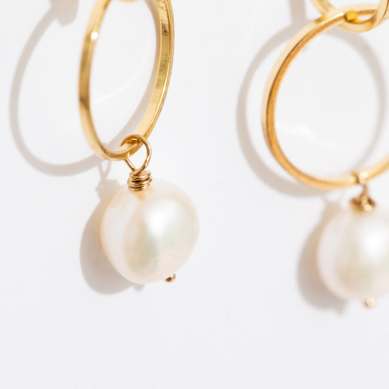 Interlocking Hoop Klein Freshwater Pearl Dangle Earrings