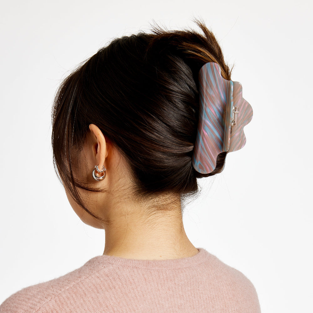 Chunks Nimbus Hair Claw Clip in Fuel shown in models hair