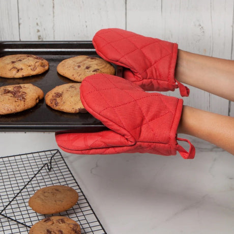 Grabber Oven Mitt - Red Lifestyle