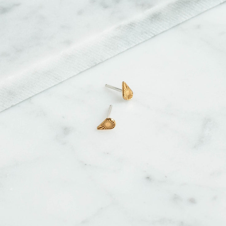 Tiny Teardrop Starburst Studs - Gold