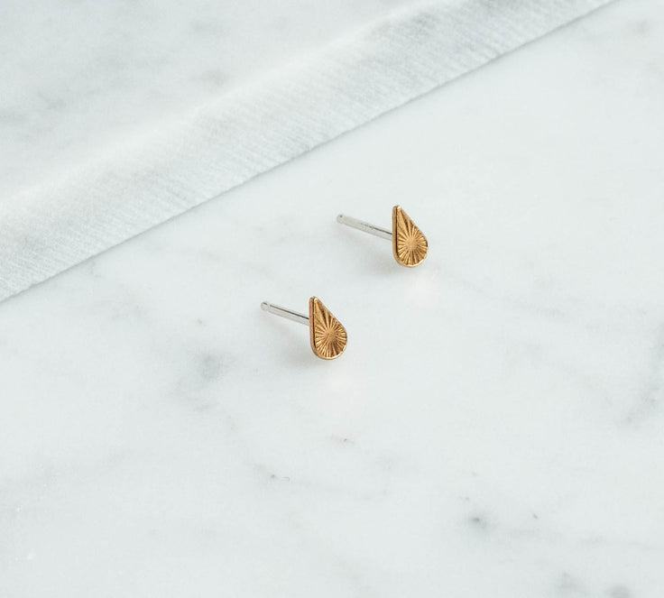 Tiny Teardrop Starburst Studs - Gold