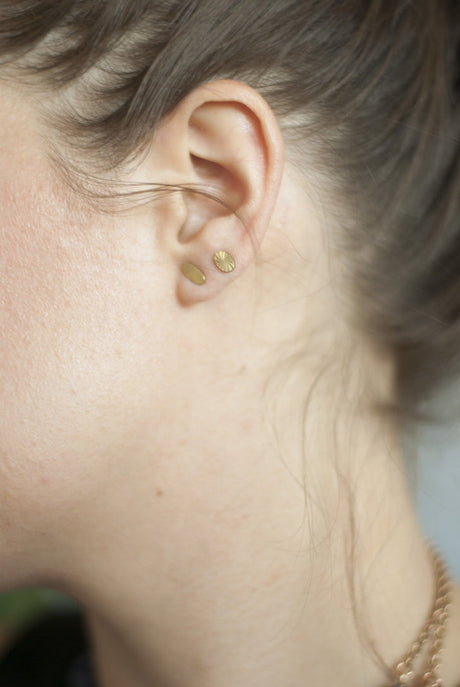 Tiny Oval Starburst Studs - Gold
