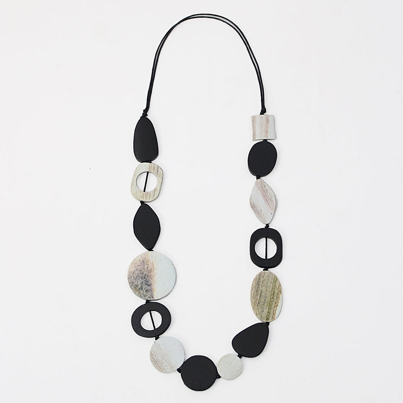 Black Sabina Necklace